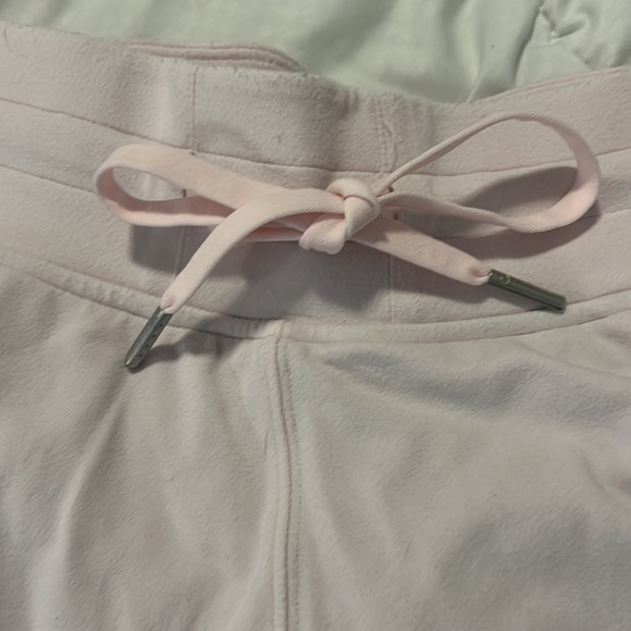 Lululemon strawberry milkshake joggers - Picture 3 of 4